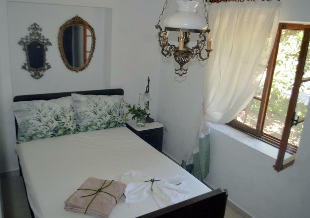 Santa Cruz Country Cottage Kallithea  Eksteriør billede